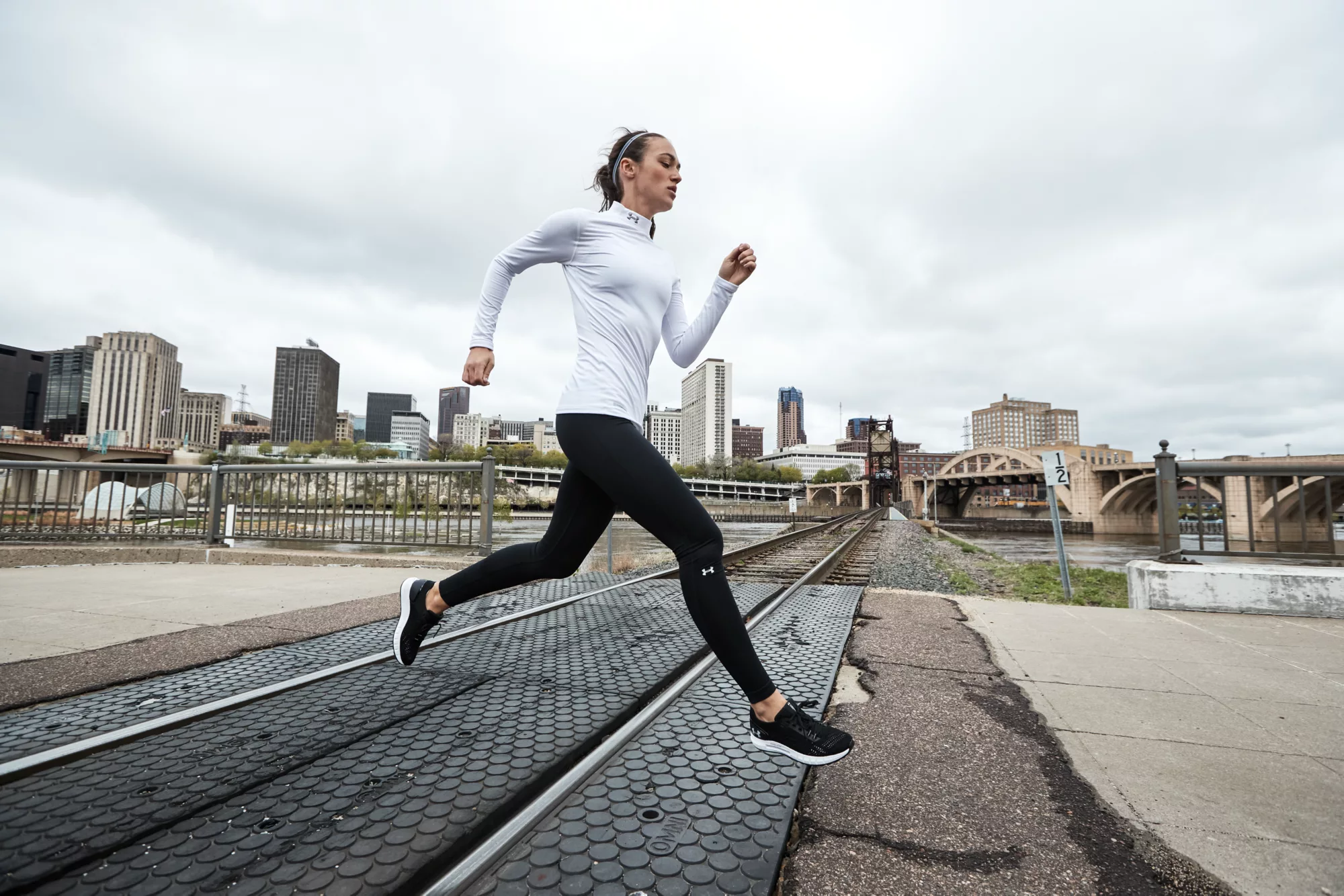 Under Armour Women's Fitted ColdGear Mockneck Shirt 9 Under Armour Women's Fitted ColdGear Mockneck Shirt - Image 7