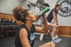 Gatorade Contour Squeeze Bottle 32 Oz. -Sports store Girls Gym 2 1862