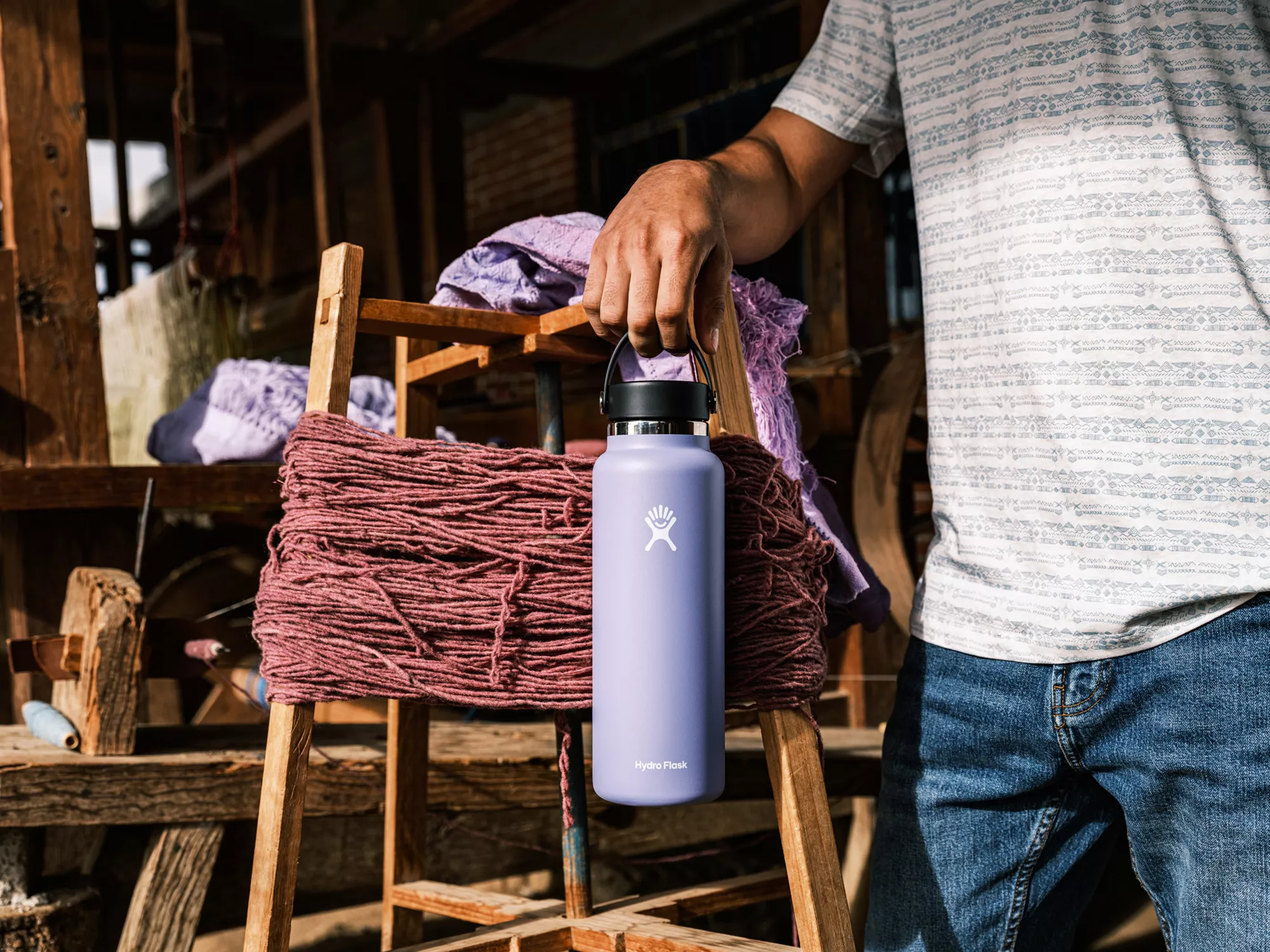 Hydro Flask Wide Mouth 40 Oz. Bottle 6 Hydro Flask Wide Mouth 40 Oz. Bottle - Image 4